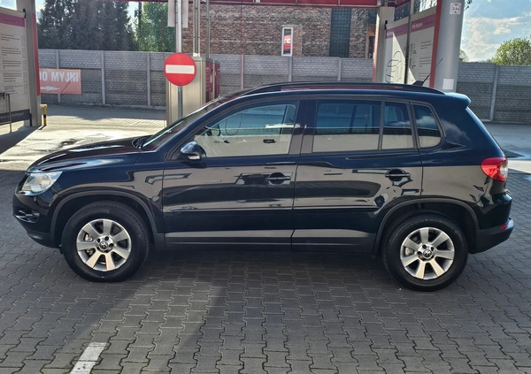 Volkswagen Tiguan cena 39990 przebieg: 198000, rok produkcji 2010 z Ozorków małe 301